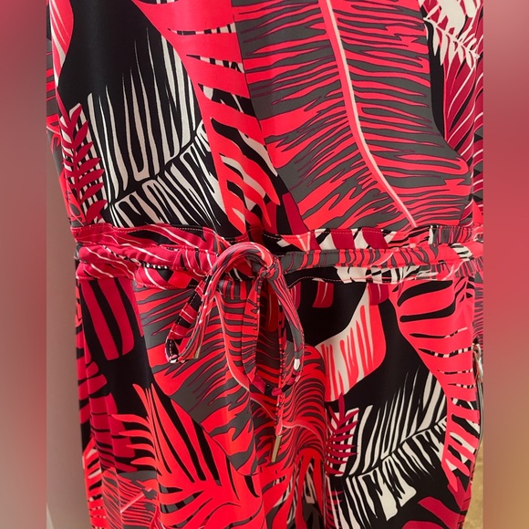 NWOT Tail contemporary colorful Golf Dress - Picture 3 of 12